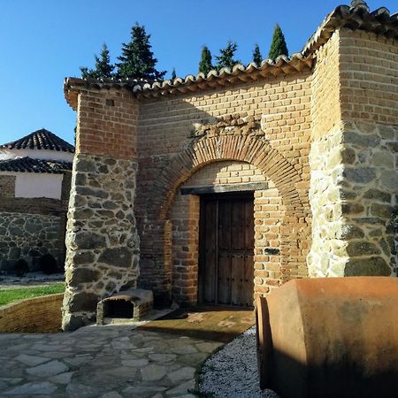 Ruralrut-El Tiemblo Wifi, Cabina De Hidromasaje, Aire Acondicionado Y A Pocos Metros De Zonas De Bano Naturales Bagian luar foto