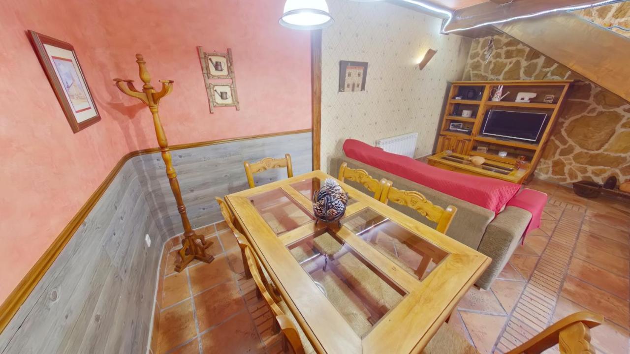 Ruralrut-El Tiemblo Wifi, Cabina De Hidromasaje, Aire Acondicionado Y A Pocos Metros De Zonas De Bano Naturales Bagian luar foto