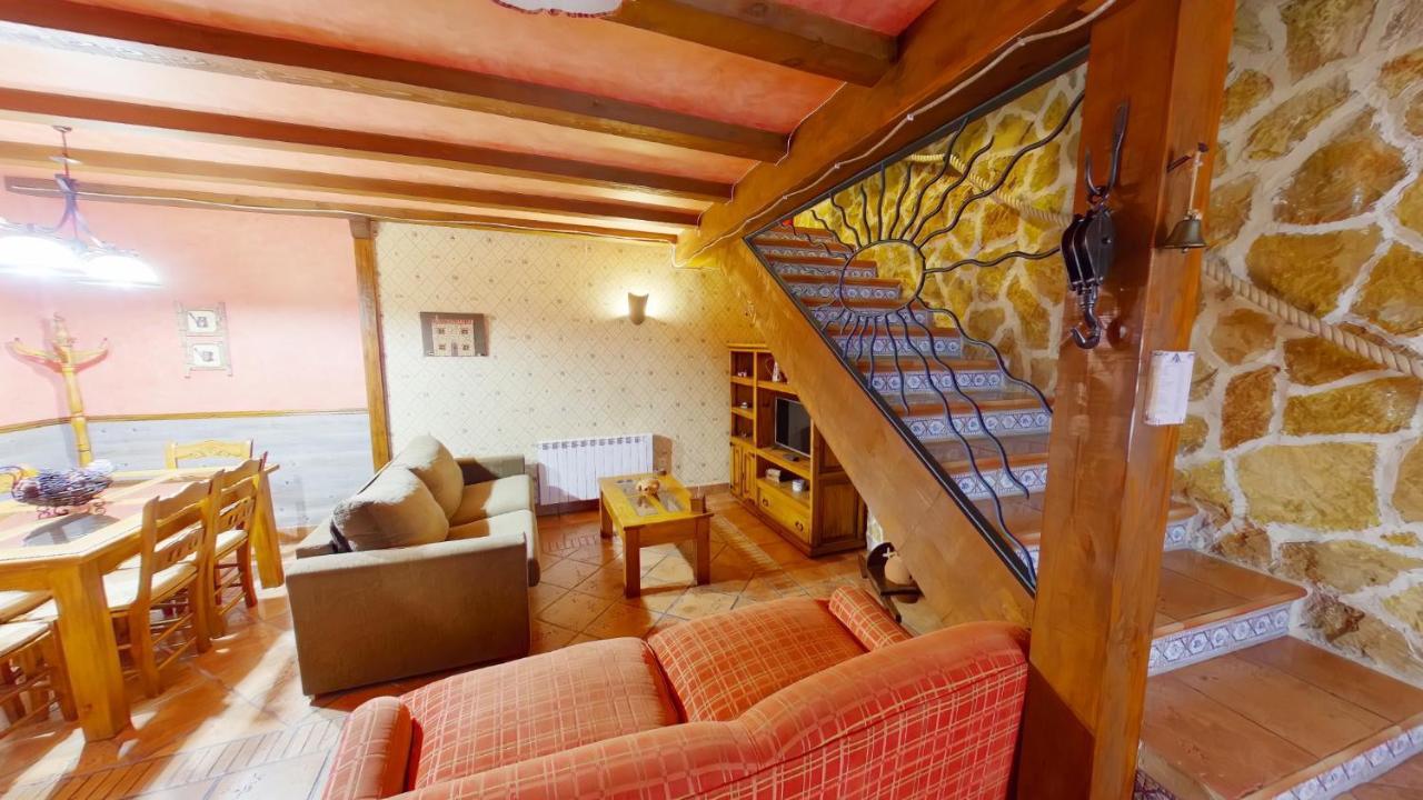 Ruralrut En El Tiemblo Precios Especiales A Partir De 7 Noches, Wifi, Cabina De Hidromasaje, Aire Acondicionado, Zonas De Bano Naturales Cercanas Bagian luar foto