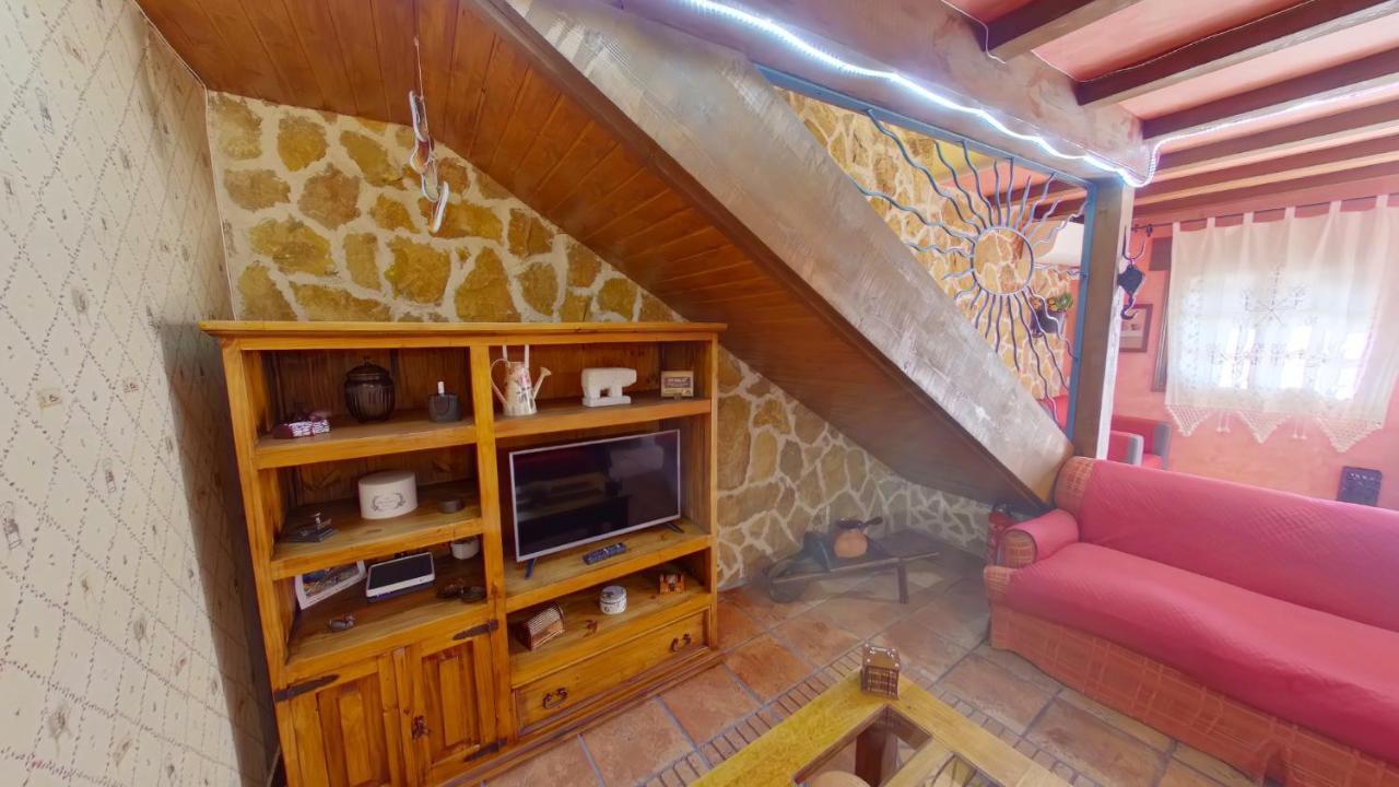 Ruralrut-El Tiemblo Wifi, Cabina De Hidromasaje, Aire Acondicionado Y A Pocos Metros De Zonas De Bano Naturales Bagian luar foto