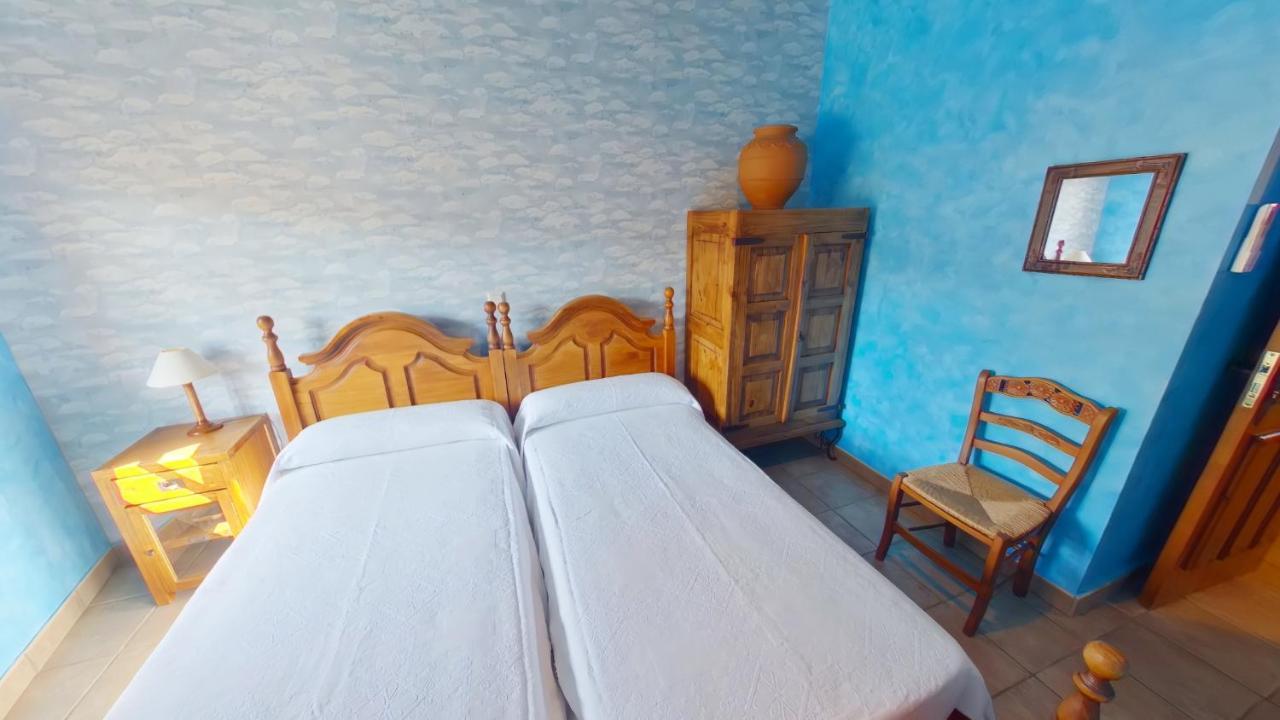 Ruralrut-El Tiemblo Wifi, Cabina De Hidromasaje, Aire Acondicionado Y A Pocos Metros De Zonas De Bano Naturales Bagian luar foto