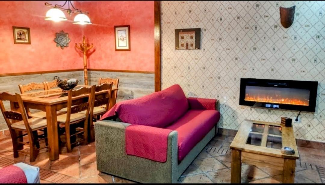 Ruralrut-El Tiemblo Wifi, Cabina De Hidromasaje, Aire Acondicionado Y A Pocos Metros De Zonas De Bano Naturales Bagian luar foto