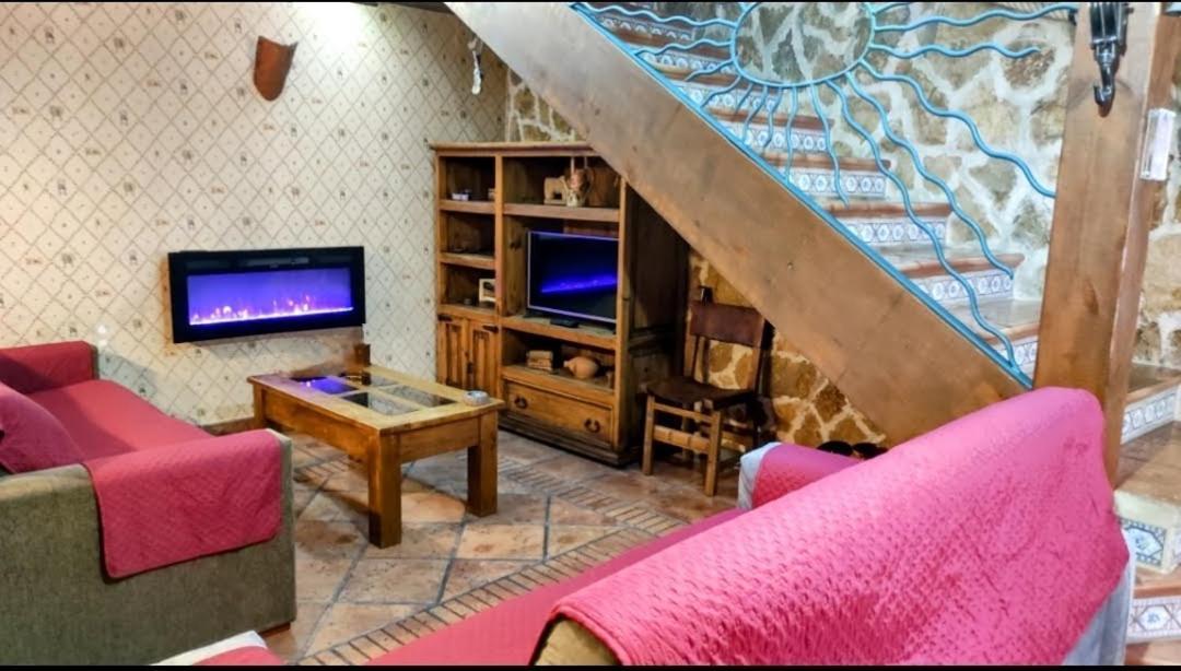 Ruralrut-El Tiemblo Wifi, Cabina De Hidromasaje, Aire Acondicionado Y A Pocos Metros De Zonas De Bano Naturales Bagian luar foto